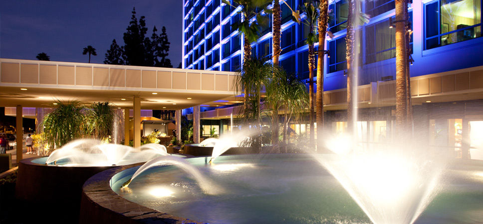 Disneyland Hotel Anaheim Bagian luar foto