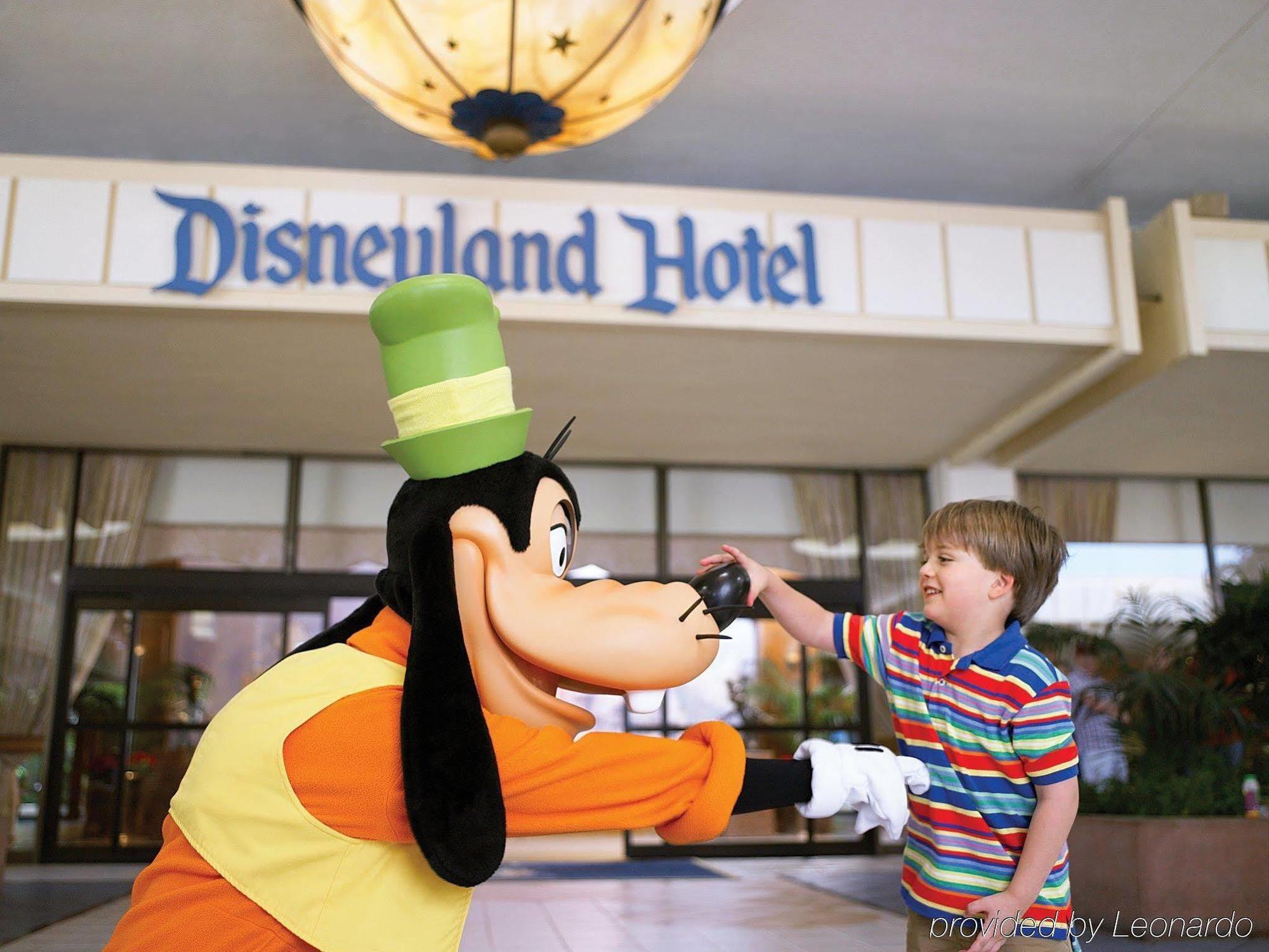 Disneyland Hotel Anaheim Bagian luar foto