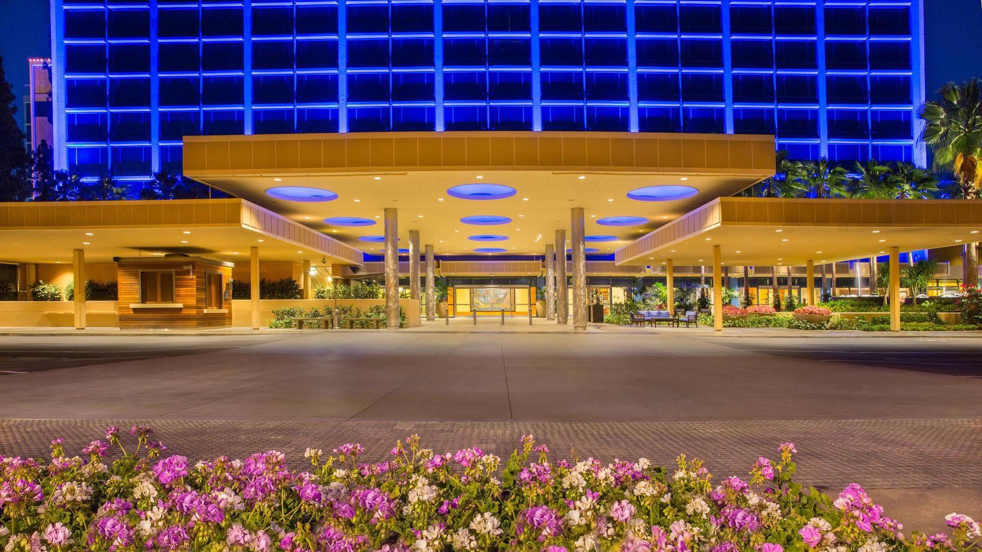Disneyland Hotel Anaheim Bagian luar foto