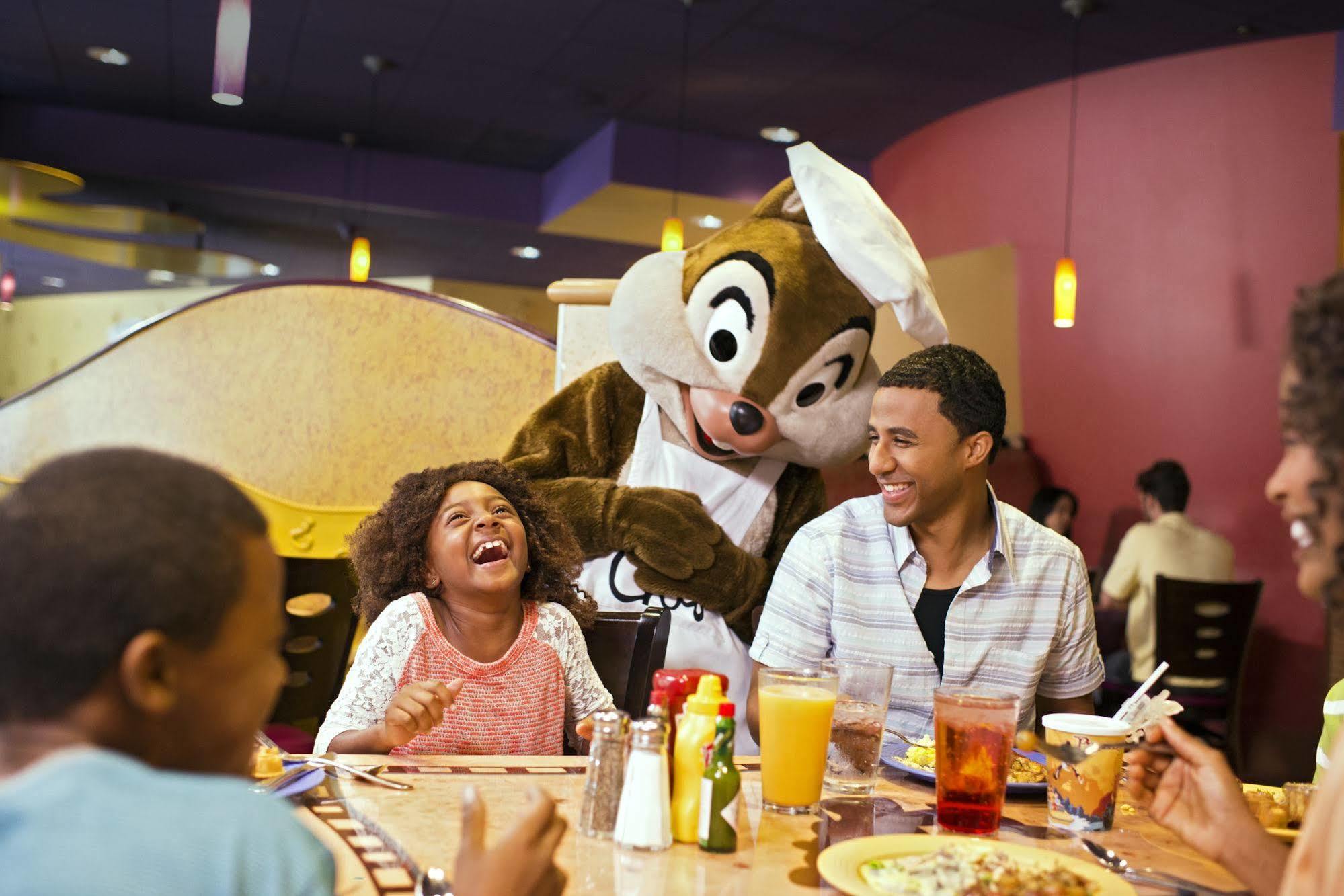 Disneyland Hotel Anaheim Bagian luar foto