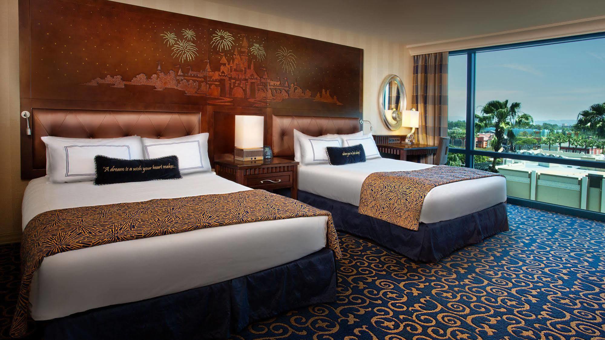 Disneyland Hotel Anaheim Bagian luar foto