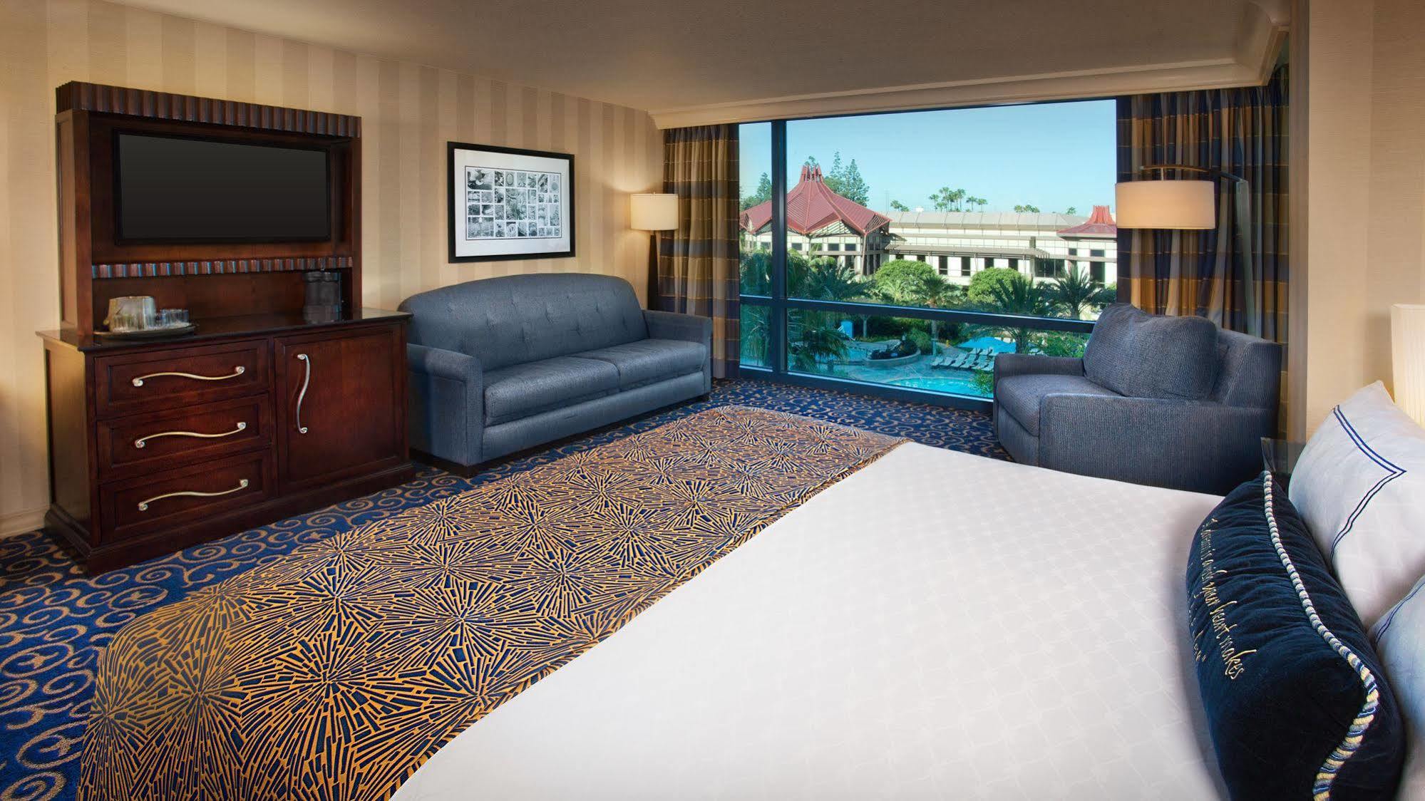 Disneyland Hotel Anaheim Bagian luar foto