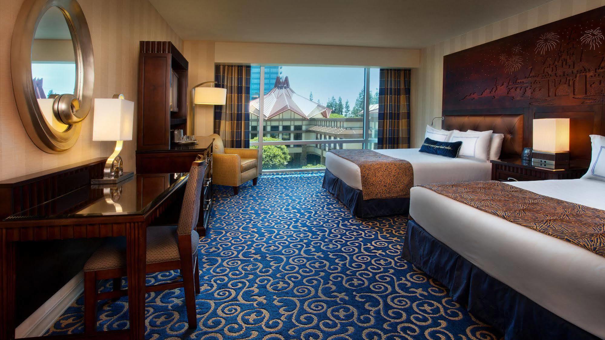 Disneyland Hotel Anaheim Bagian luar foto