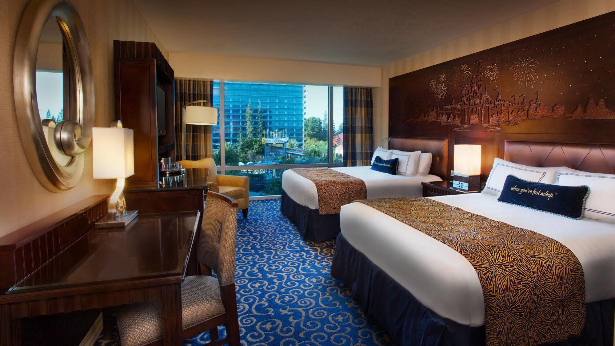 Disneyland Hotel Anaheim Bagian luar foto