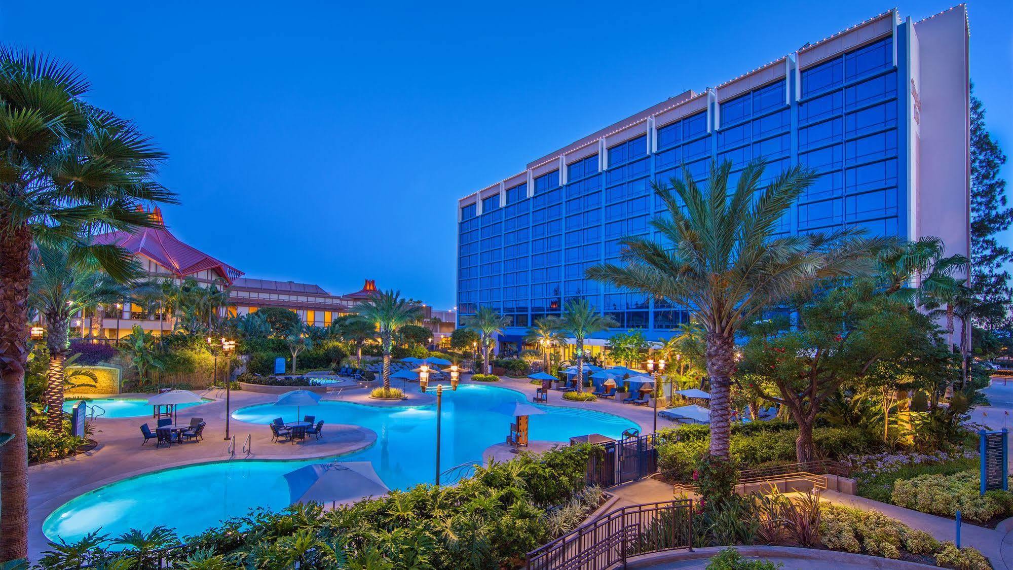 Disneyland Hotel Anaheim Bagian luar foto