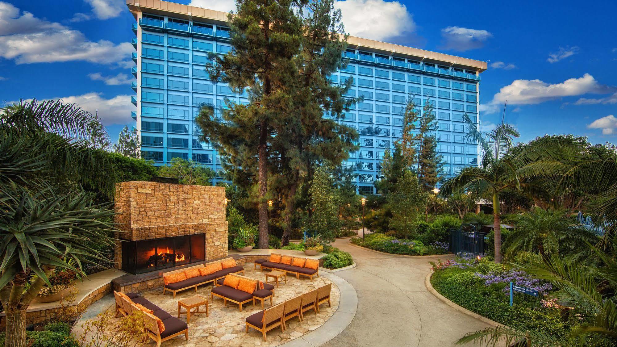 Disneyland Hotel Anaheim Bagian luar foto
