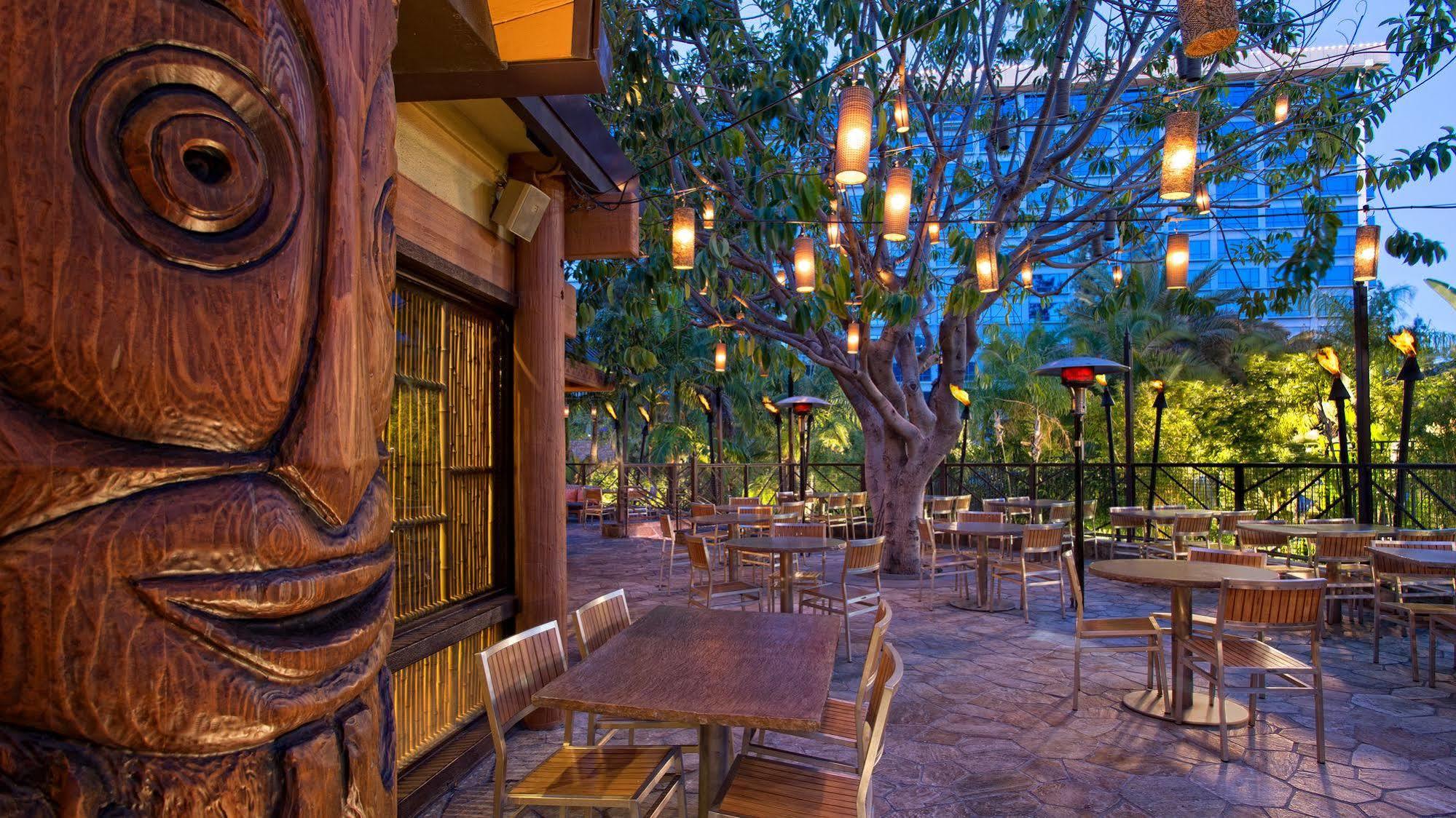 Disneyland Hotel Anaheim Bagian luar foto
