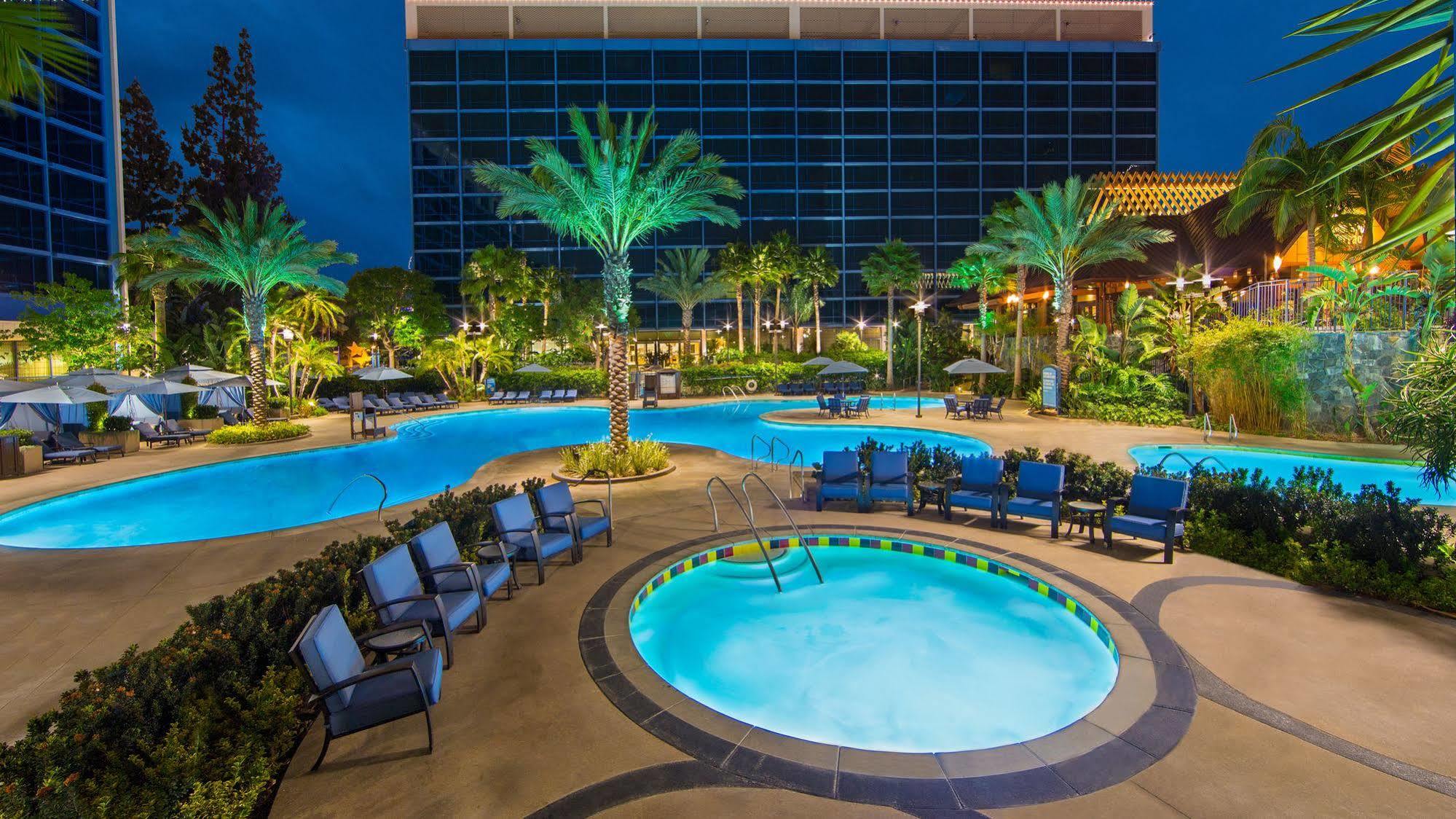 Disneyland Hotel Anaheim Bagian luar foto